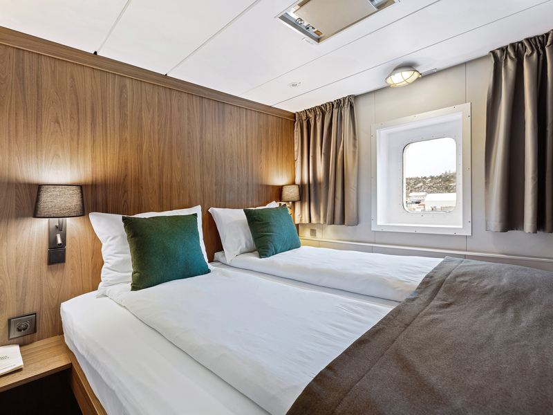 Arctic Superior | Double on middle or upper deck with window